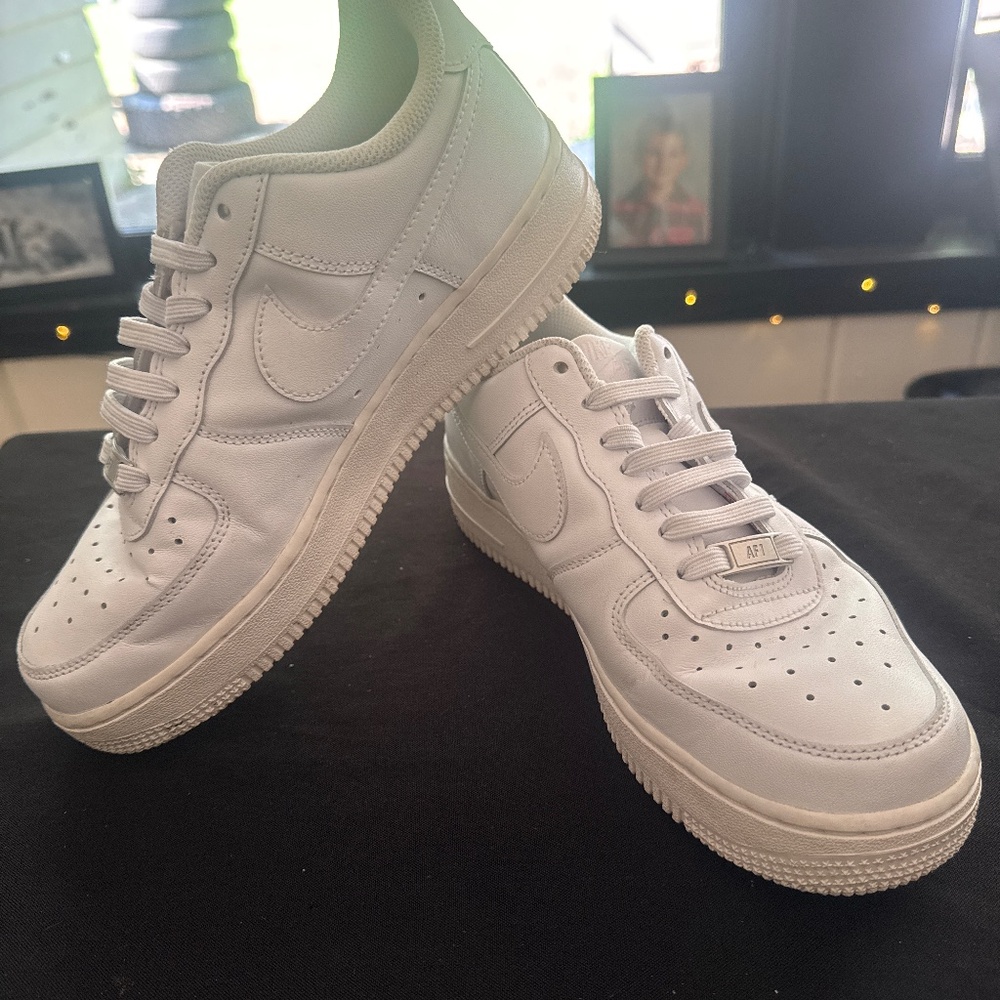 Nike Air Force 1- Triple White